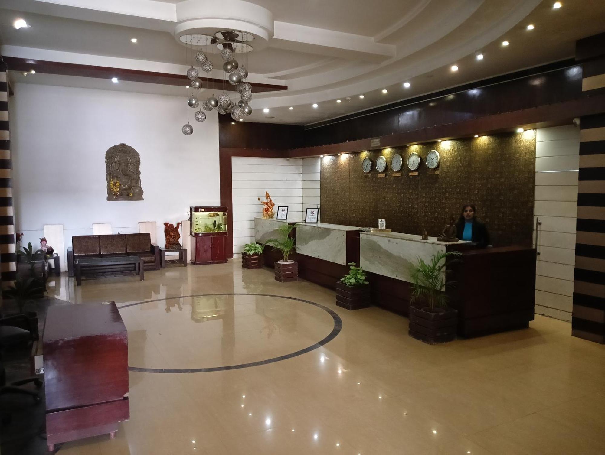 Bk Castles Hotel จาบัลปูร์ ภายนอก รูปภาพ