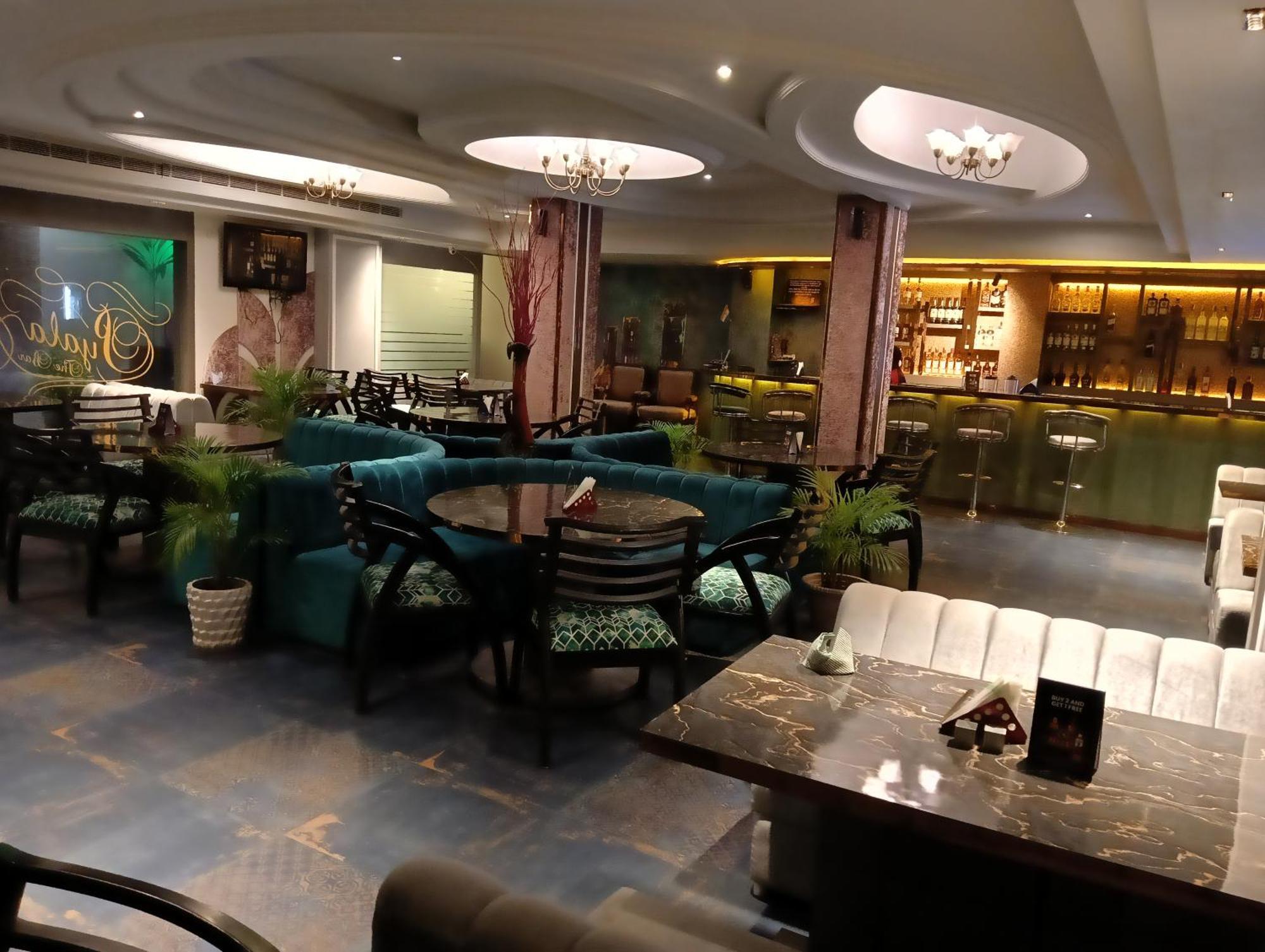 Bk Castles Hotel จาบัลปูร์ ภายนอก รูปภาพ