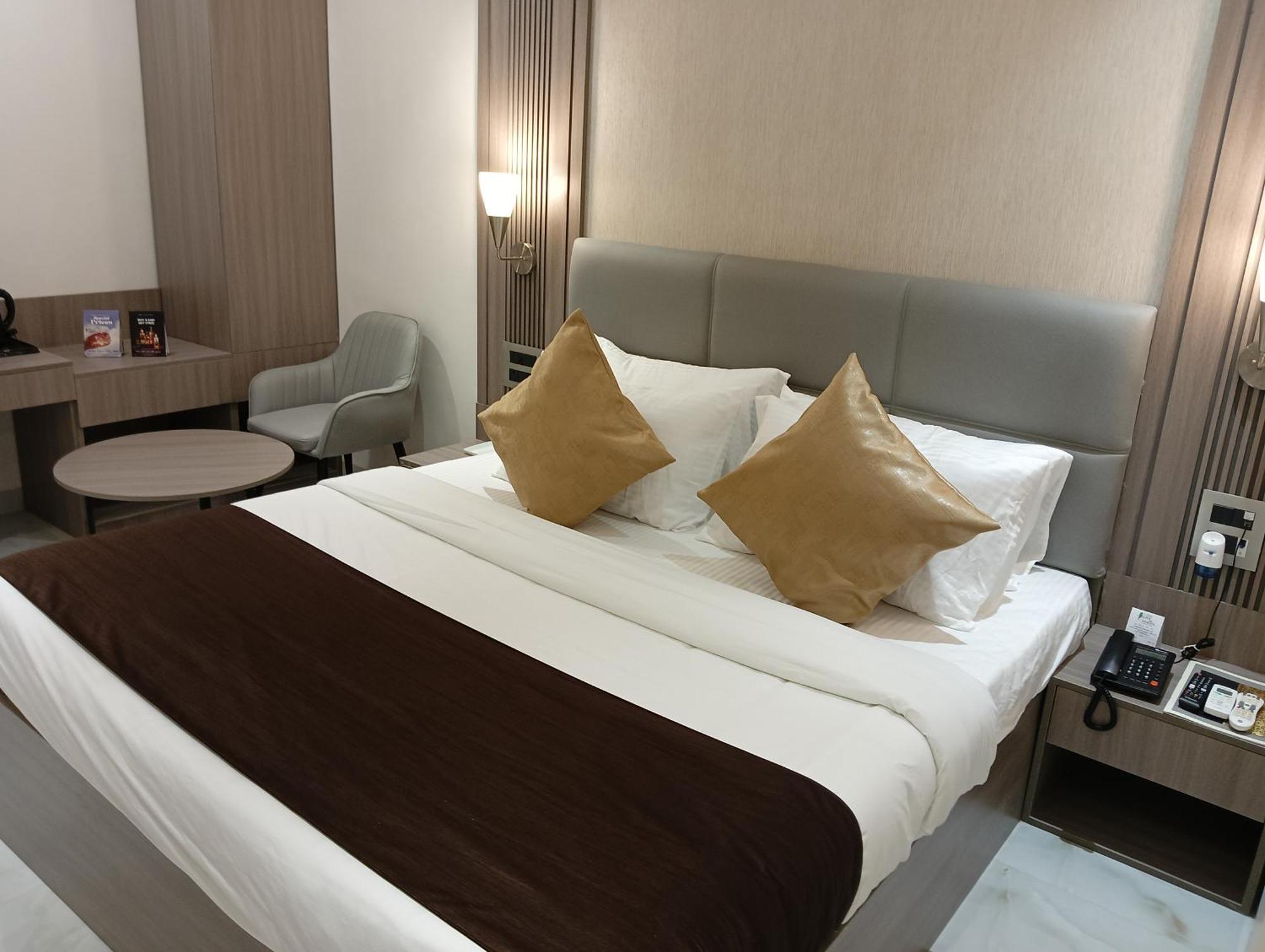 Bk Castles Hotel จาบัลปูร์ ภายนอก รูปภาพ