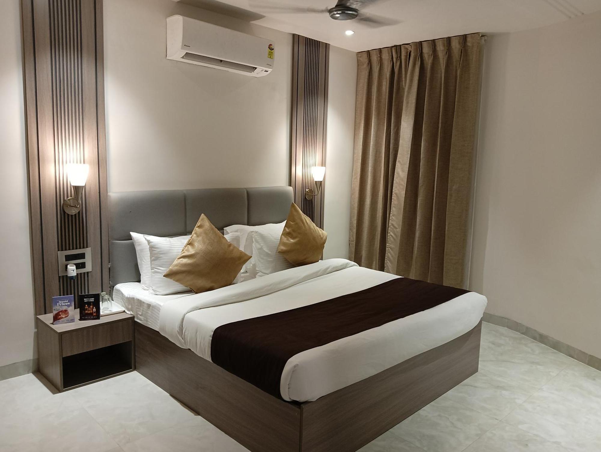 Bk Castles Hotel จาบัลปูร์ ภายนอก รูปภาพ