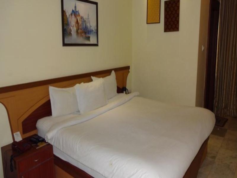 Bk Castles Hotel จาบัลปูร์ ภายนอก รูปภาพ